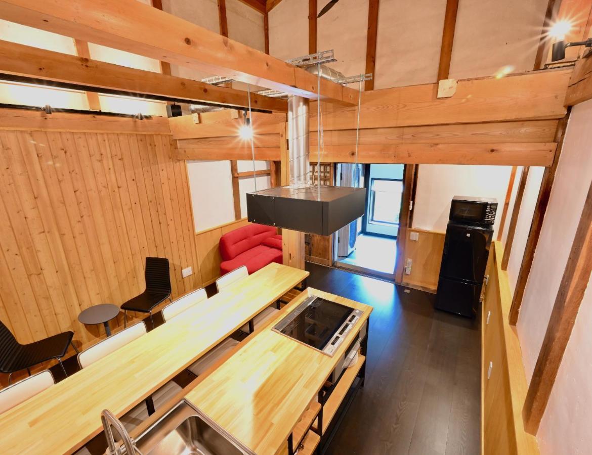 Manabi-Stay Takayama モダンな蔵ダイニングと半露天風呂付き古民家一棟貸切ホテル Extérieur photo