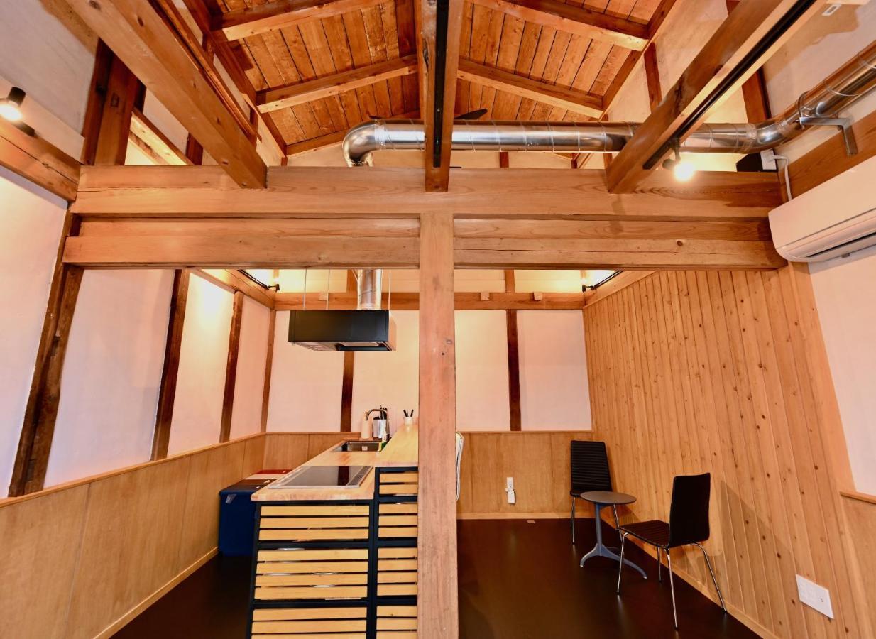 Manabi-Stay Takayama モダンな蔵ダイニングと半露天風呂付き古民家一棟貸切ホテル Extérieur photo