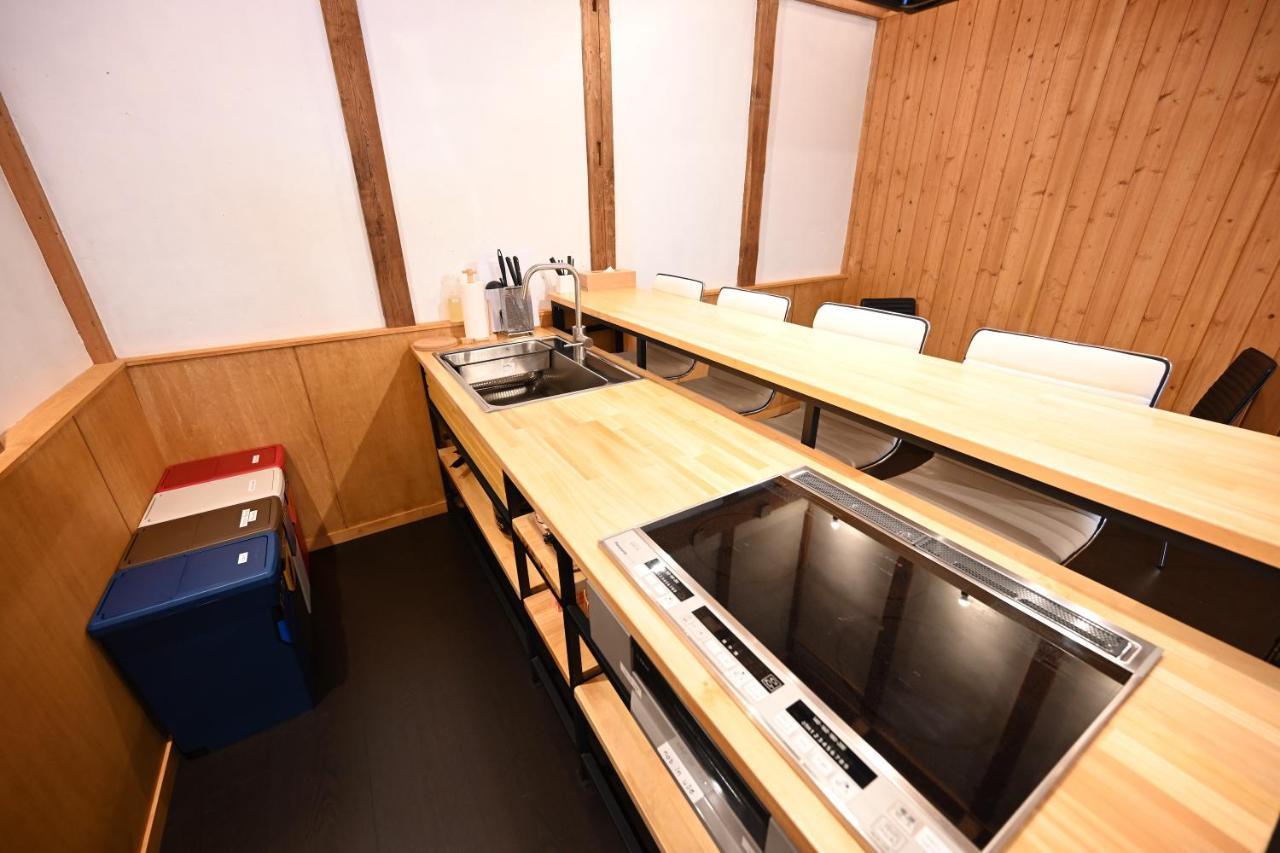 Manabi-Stay Takayama モダンな蔵ダイニングと半露天風呂付き古民家一棟貸切ホテル Extérieur photo
